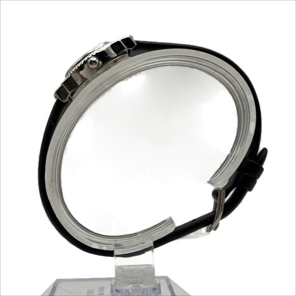 Fashion Jewelry Women's Analog Wristwatch in Black and Silver - Picture 5 of 6